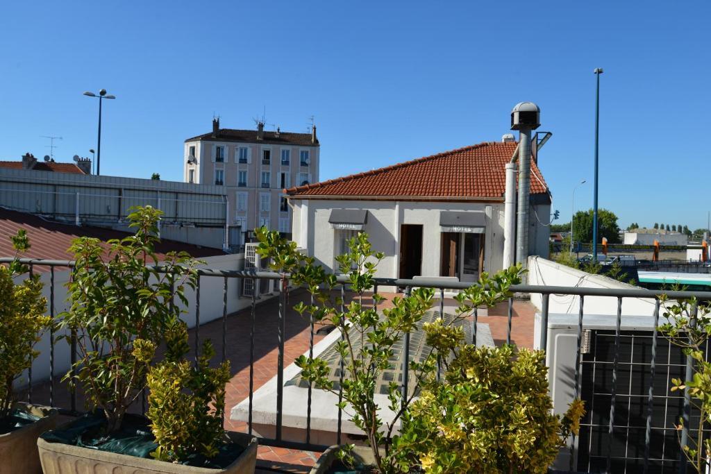 Le Cheval Noir Hôtel Paris Pantin Extérieur photo