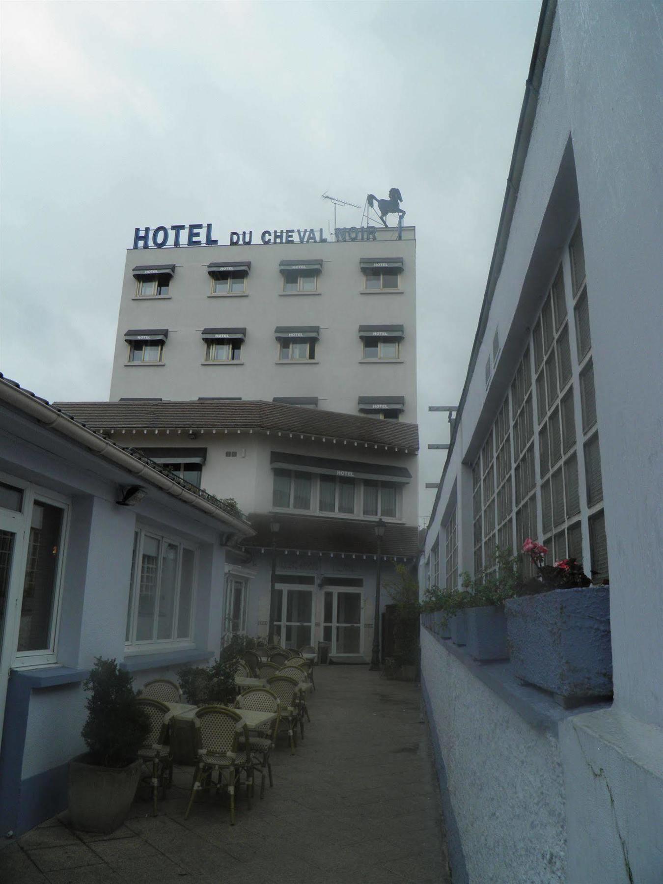 Le Cheval Noir Hôtel Paris Pantin Extérieur photo